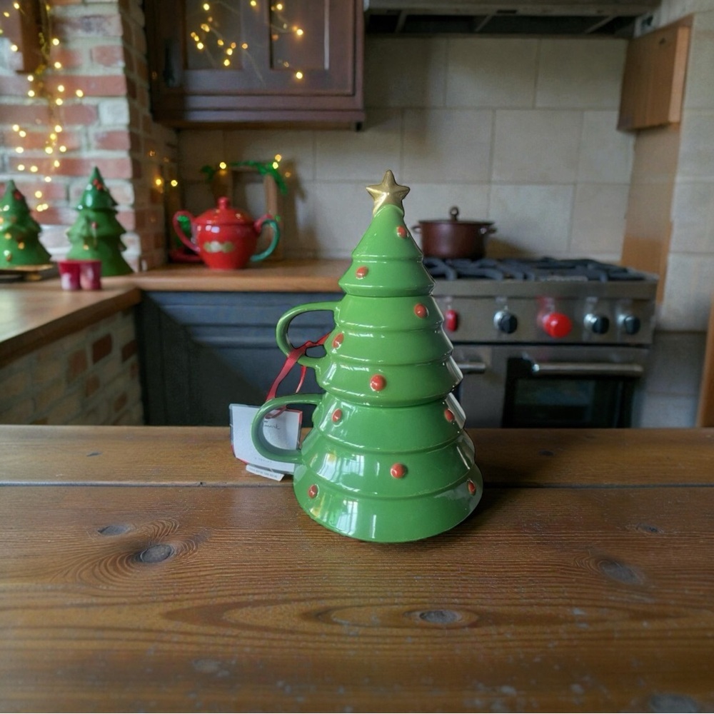 Hallmark Christmas Tree Stacking Mugs Set w Star Topper Lid Green Gold Holiday